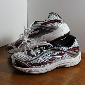 Men's Brooks Dyad 6 Running Shoes size 10